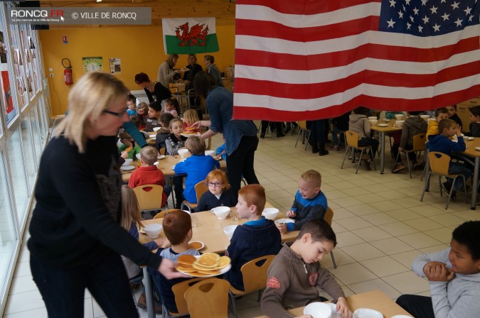 2013 - Petit déjeuner américain à l'école Kergomard