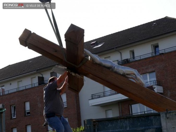  UNE NOUVELLE CROIX POUR LE CIMETIERE DU CENTRE 