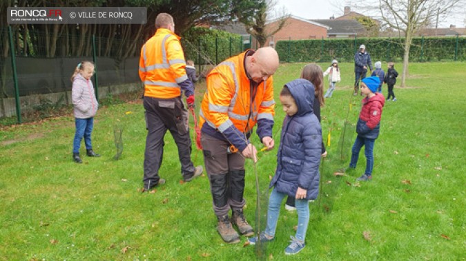 MINI FORET EN DEVENIR A L'ECOLE BREL 